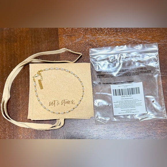 Set & Stones. Shelly pearl & gold anklet. NWT. - Picture 4 of 6